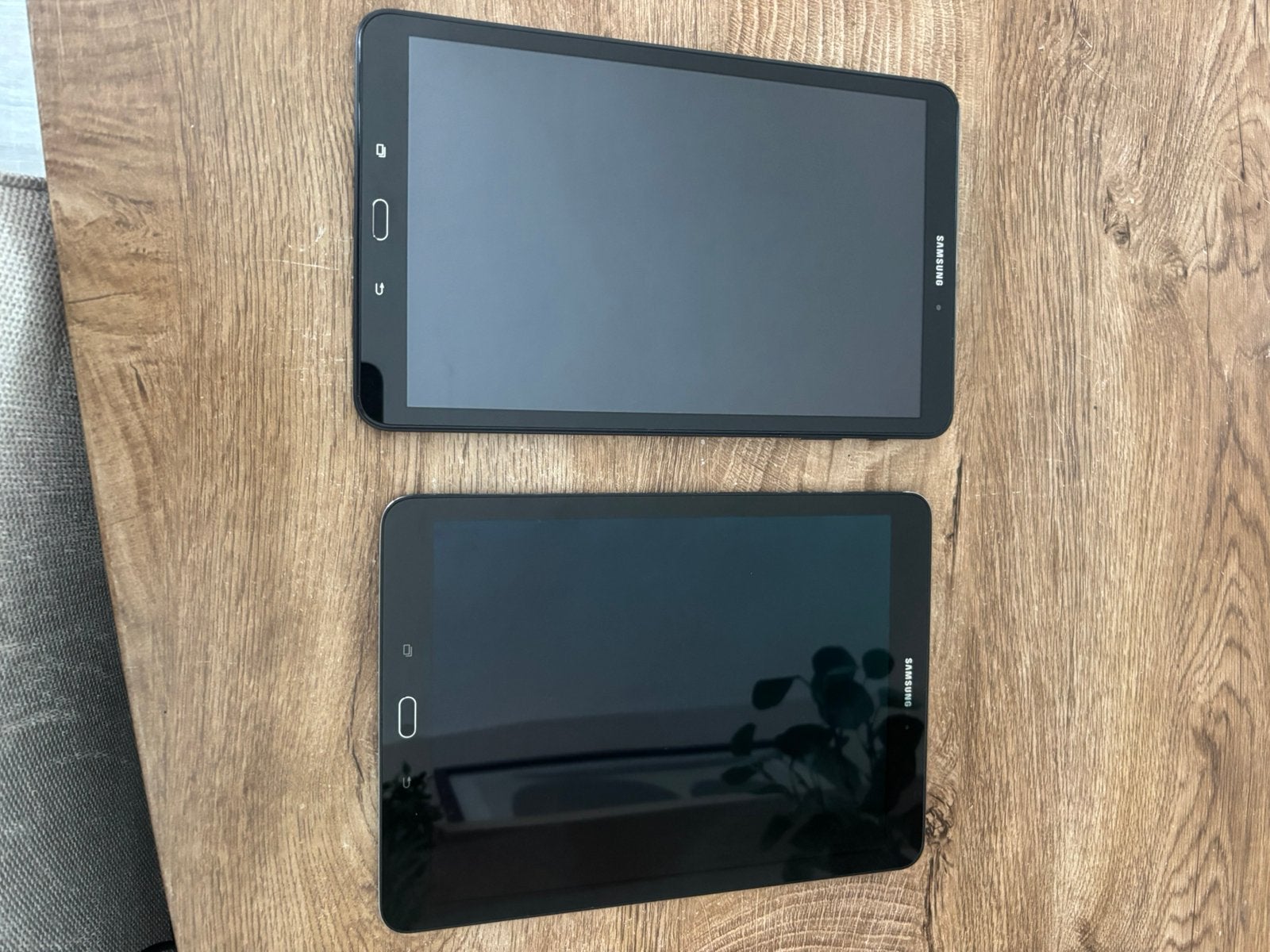 2 samsung tablets, Computers en Software, Android Tablets, Ophalen, Niet werkend, 10 inch, 32 GB