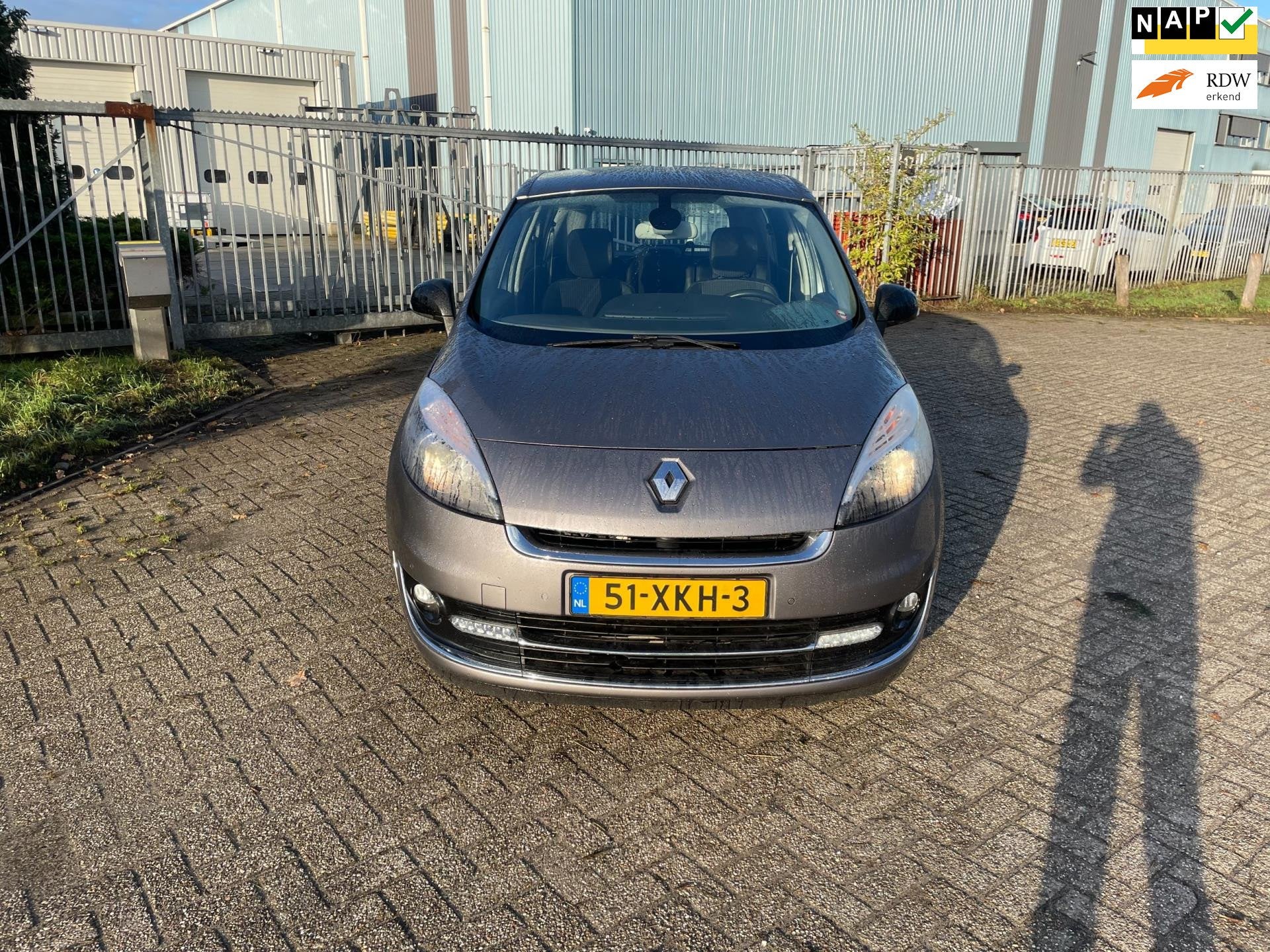 Renault Grand Scénic 1.5 dCi Bose AUTOMAAT !, Euro 5, Gebruikt, 4 cilinders, Leder en Stof