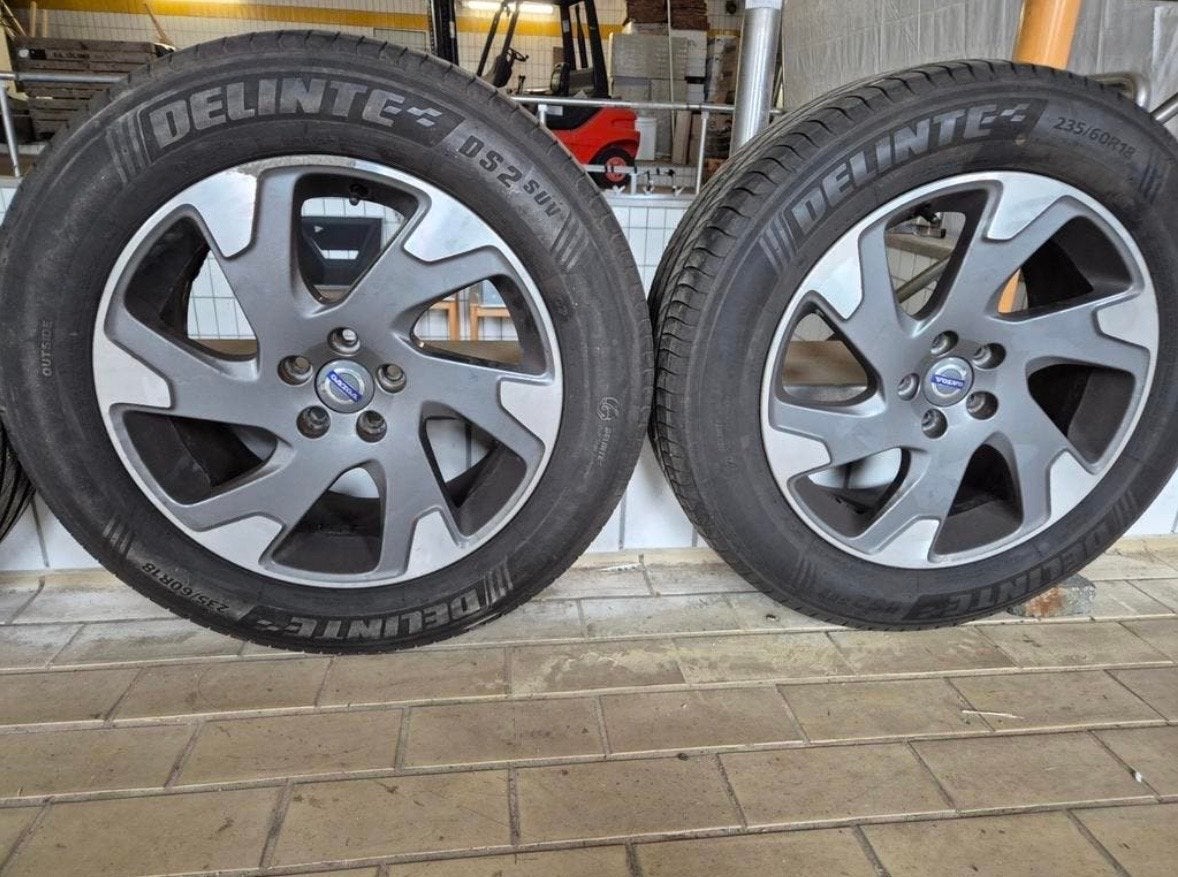 Volvo XC60 velgen 18 inch met Delinte banden (1 jaar oud), Auto-onderdelen, Banden en Velgen, Ophalen, 18 inch, Gebruikt, Banden en Velgen