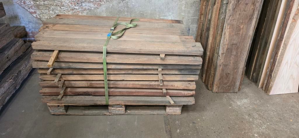 Partij oude planken harthout