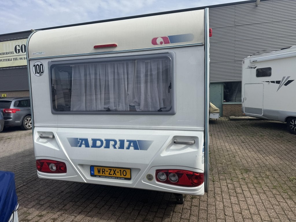 Adria Adora 472 LU Rondzit vast bed voortent, Rondzit, Bedrijf, Ringverwarming, Adria