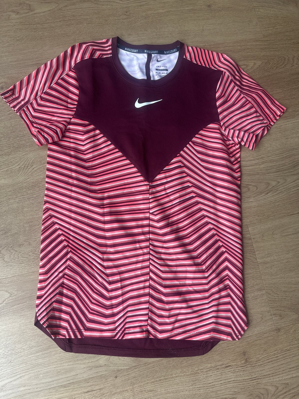 NikeCourt Tennis Shirt heren maat xs, Ophalen of Verzenden, Zo goed als nieuw, Maat 46 (S) of kleiner, Rood