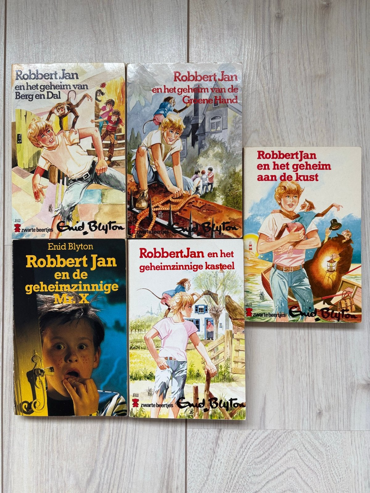 Enid Blyton - Serie van 5 Robbert Jan jeugdboeken, Ophalen of Verzenden, Gelezen, Fictie algemeen