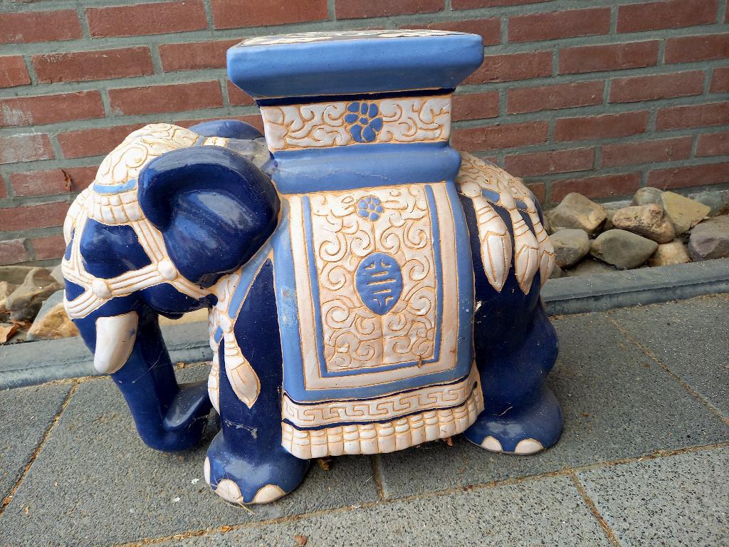 Olifant uit India, Ophalen, Zo goed als nieuw, Dier