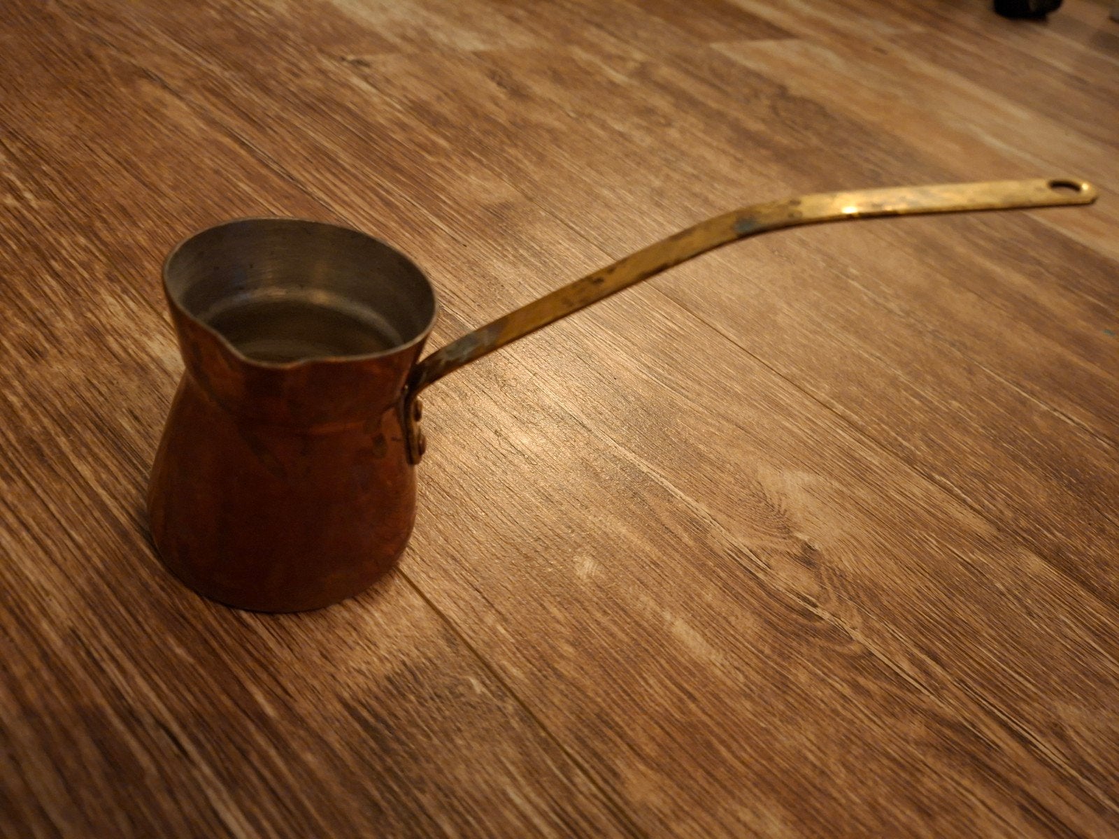 Antieke Koperen Turkse Koffiepot / Cezve met Lange Handgreep, Antiek en Kunst, Ophalen, Koper