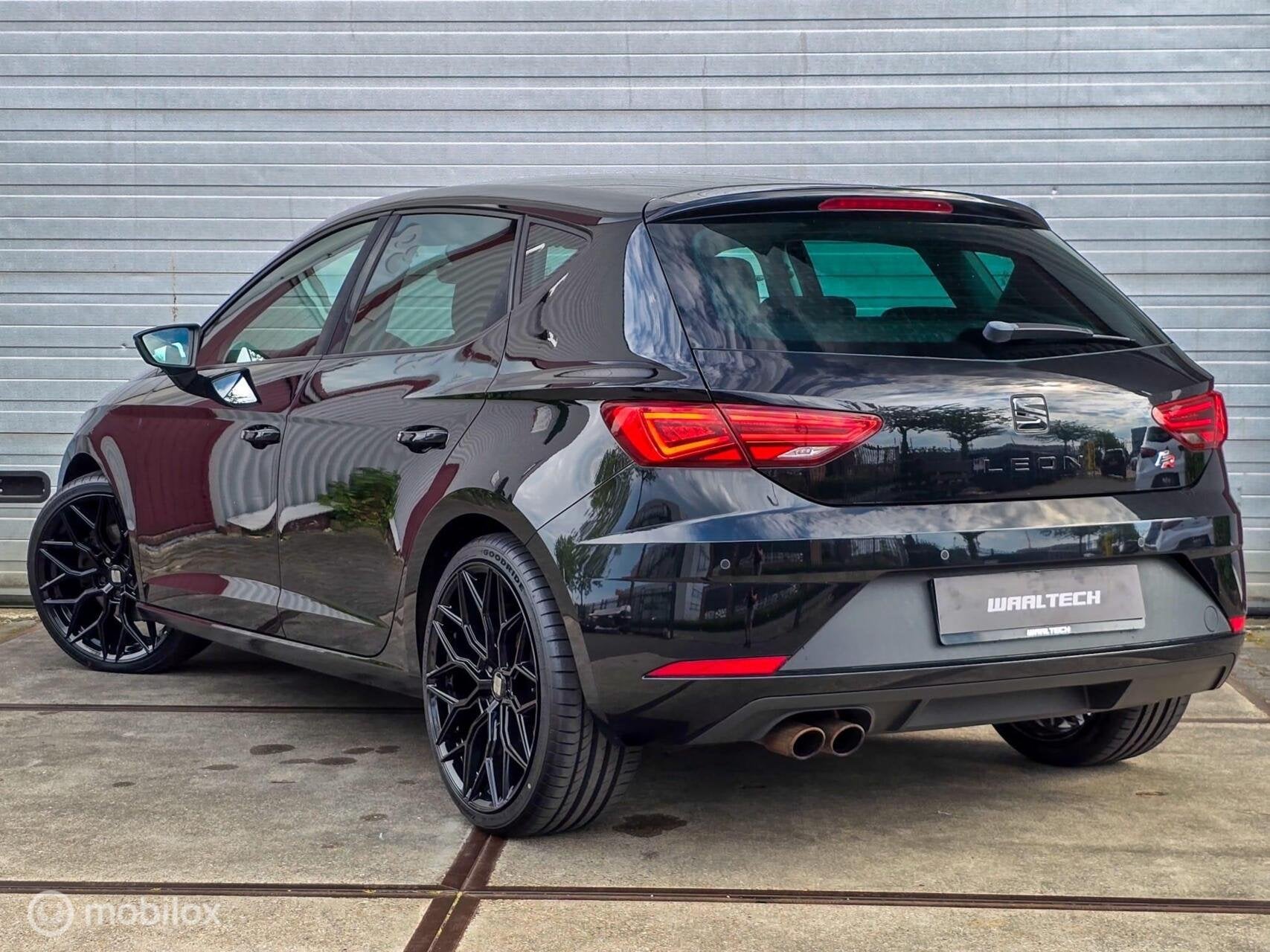 Seat Leon 1.8 TSI FR 180PK ACC Carplay Stoelverw., Voorwielaandrijving, Gebruikt, 4 cilinders, Leder en Stof