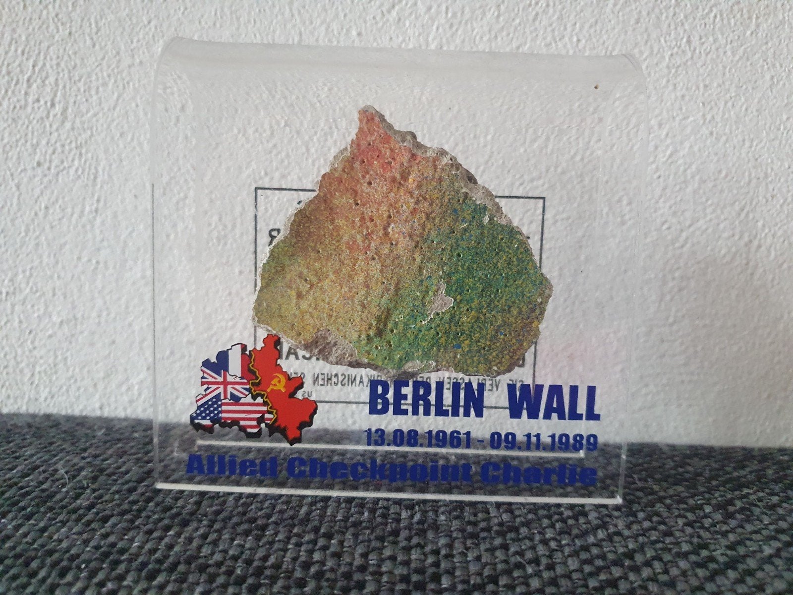 Stuk Berlijnse Muur - Checkpoint Charlie, Ophalen, Gebruikt