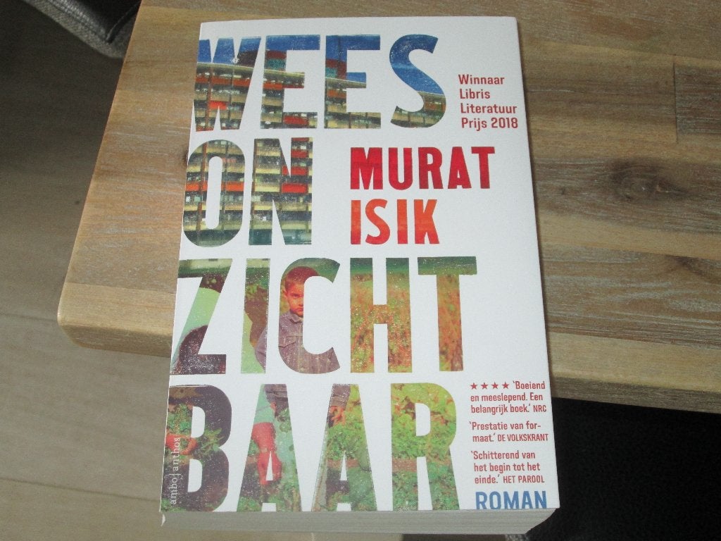 wees onzichtbaar Murat Isik, Boeken, Ophalen of Verzenden, Zo goed als nieuw