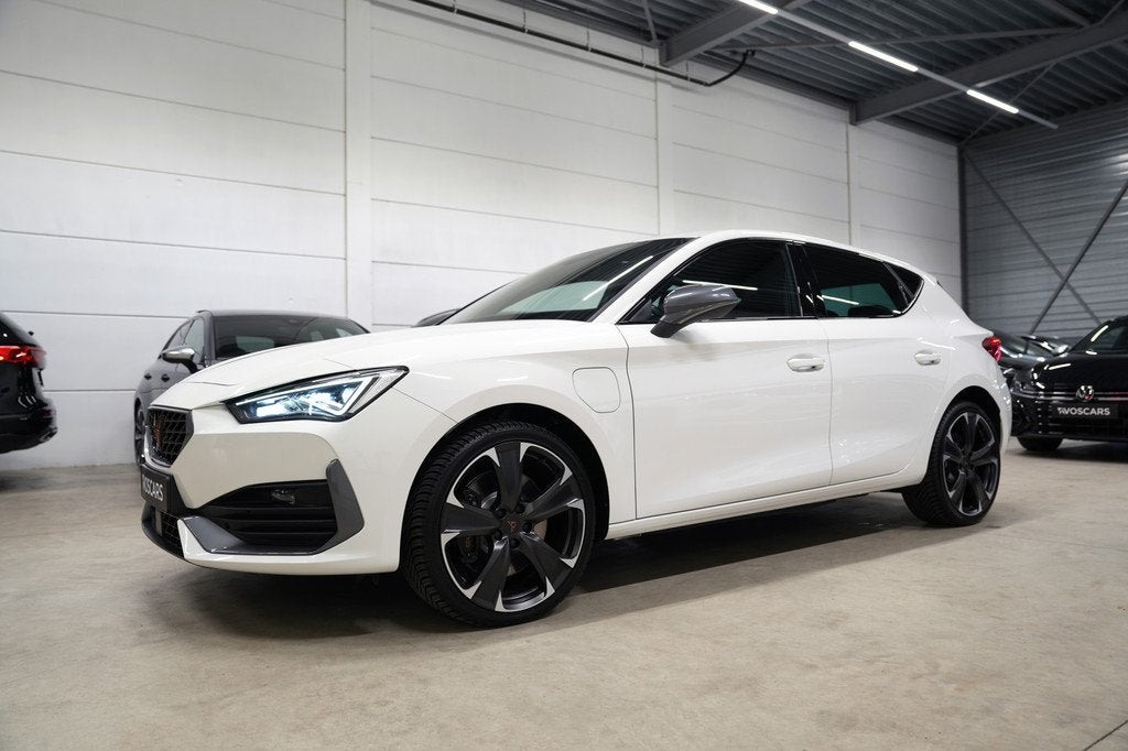 CUPRA Leon 1.4 e-Hybrid VZ 245PK * Kuipstoelen - 19" - Sfeer, Auto's, Cupra, Gebruikt, 4 cilinders, Met garantie (alle), Leon