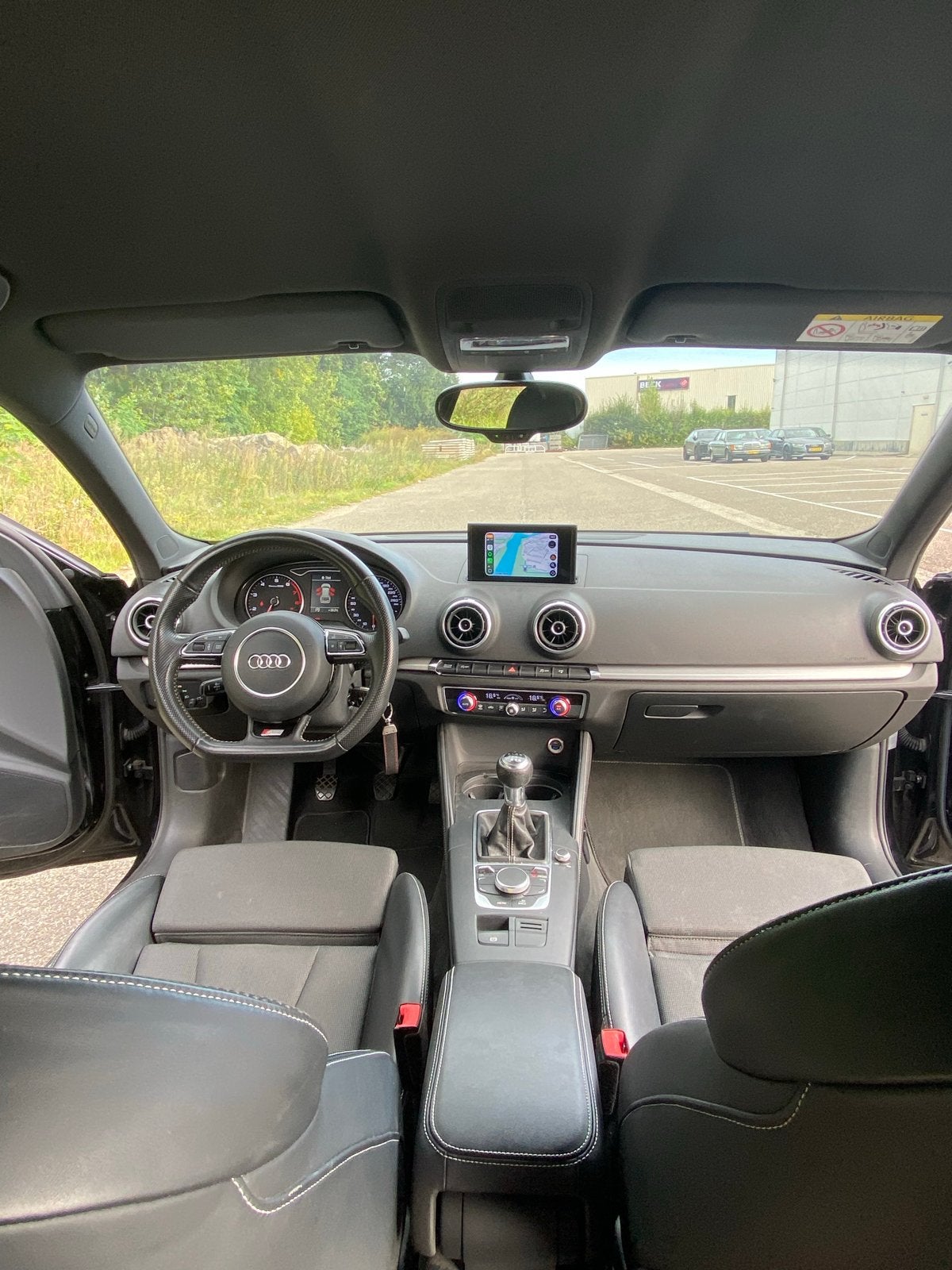 Foto 12 van Audi A3 1.4 TFSI ULTRA COD 110KW Sportback 2015 Zwart