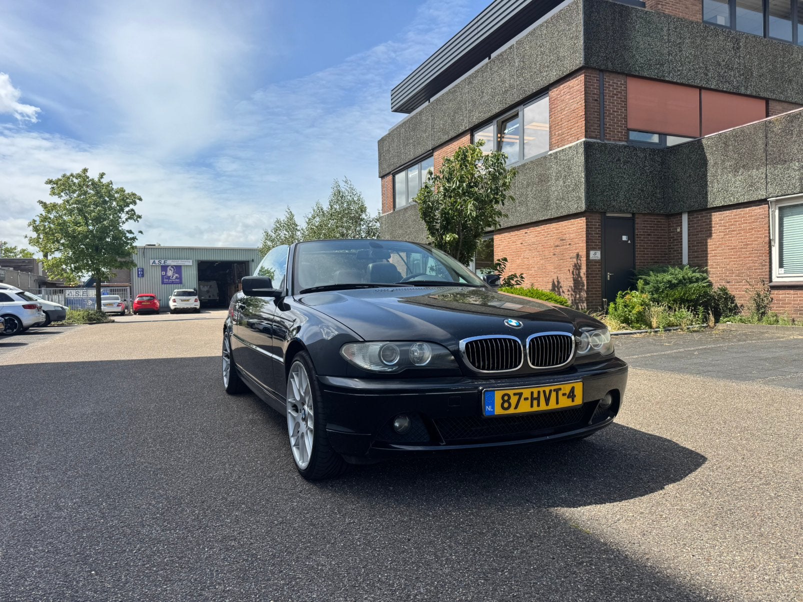 Bmw 318ci top onderhouden,nwe apk,M-pakket, Auto's, BMW, Automaat, Achterwielaandrijving, Zwart, 4 cilinders
