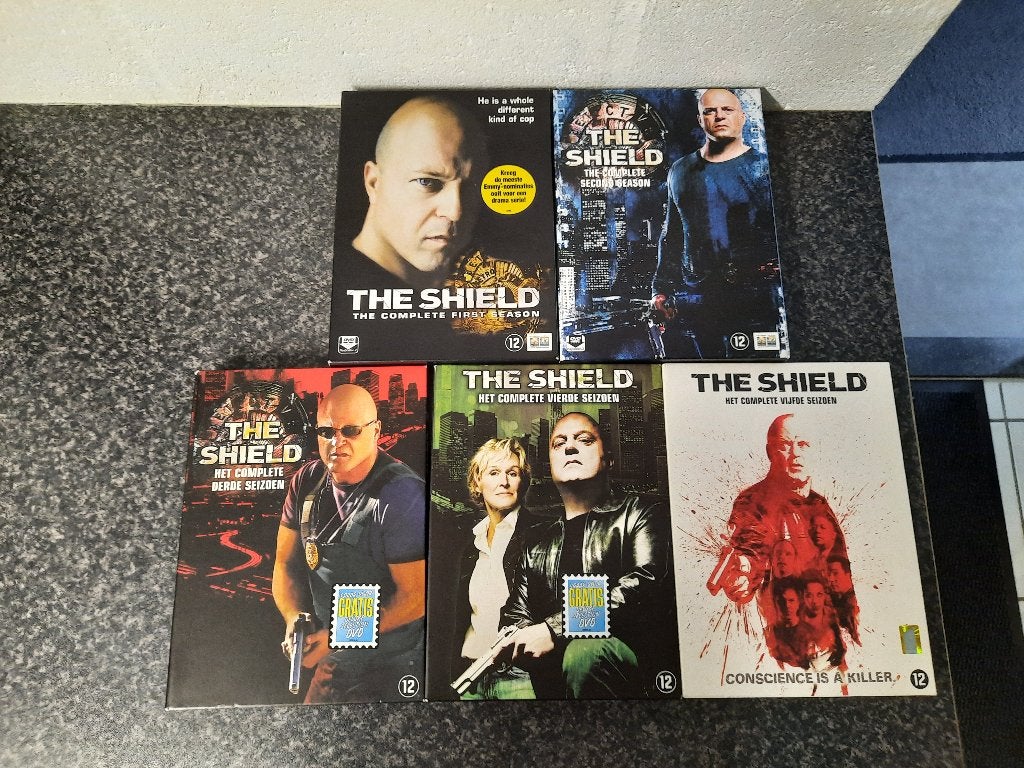 Dvd boxen 5 seizoenen The Shield in mooie staat, Vanaf 16 jaar, Ophalen of Verzenden, Zo goed als nieuw