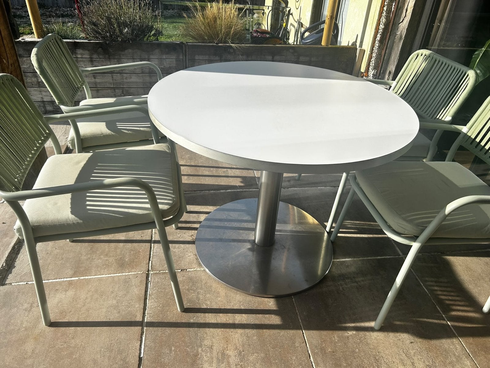 Tuinset: Ronde tafel met 4 stoelen - Zo goed als nieuw, Tuin en Terras, Ophalen of Verzenden, Zo goed als nieuw, Rond, Metaal