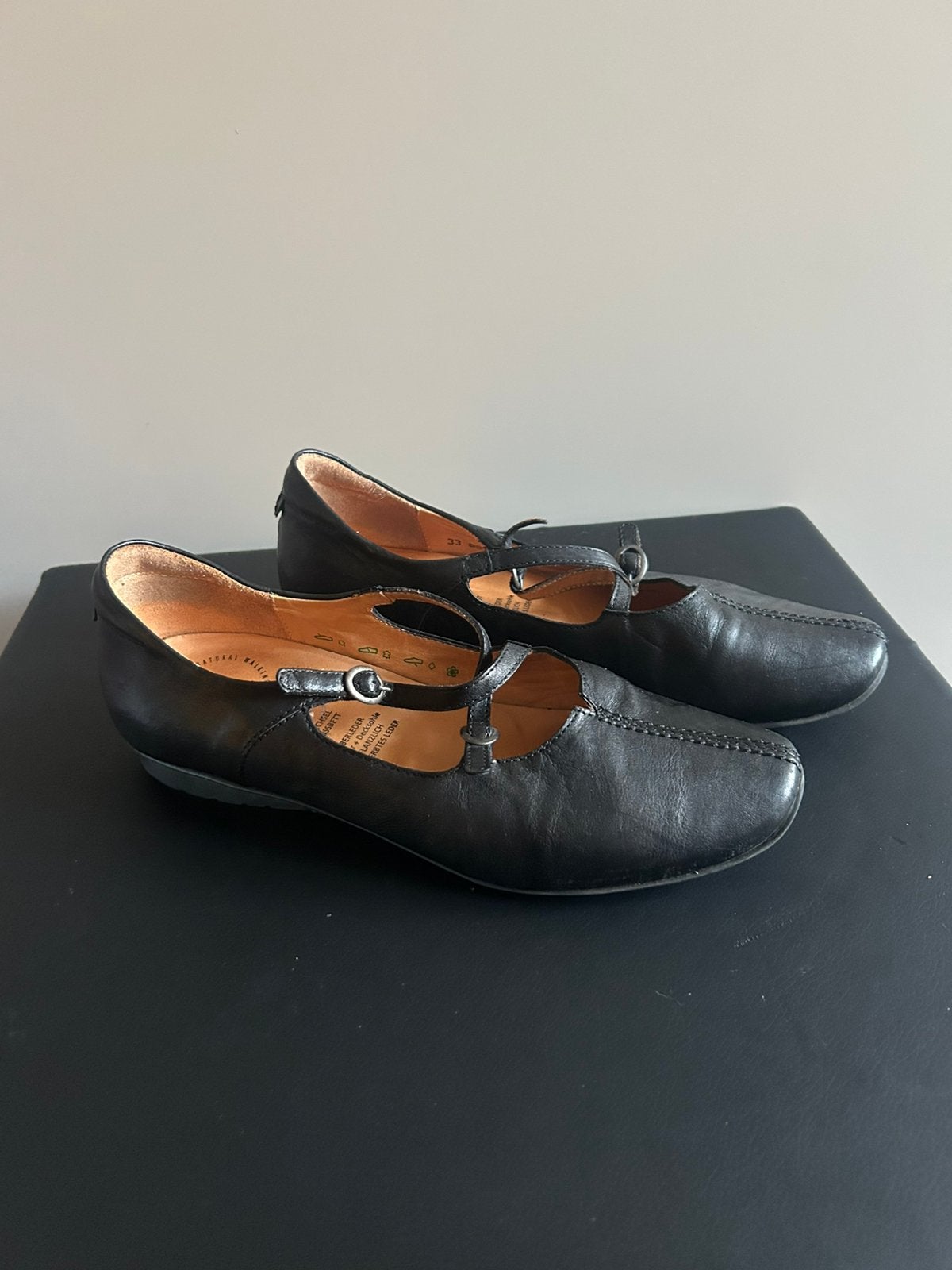 Zwarte Lederen Think Schoenen met Bandjes maat 40,5, Zwart, Zo goed als nieuw, Ballerina's, Ophalen of Verzenden