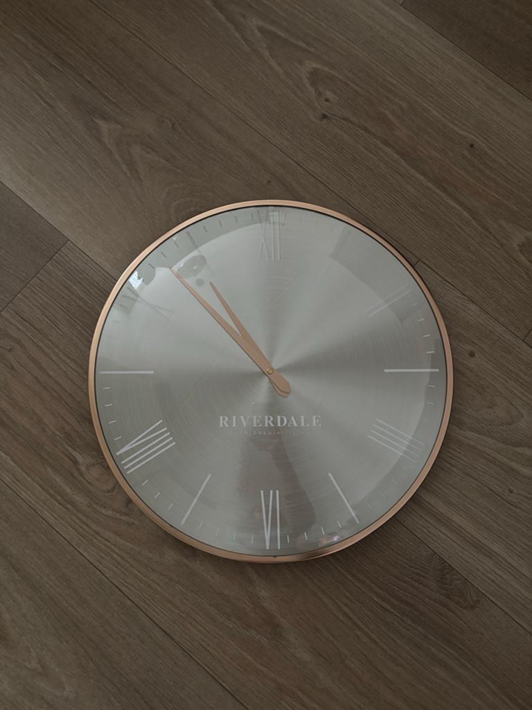 Riverdale Wandklok 40 cm Roségoud/Zilver Romeinse Cijfers, Ophalen, Zo goed als nieuw, Analoog, Wandklok
