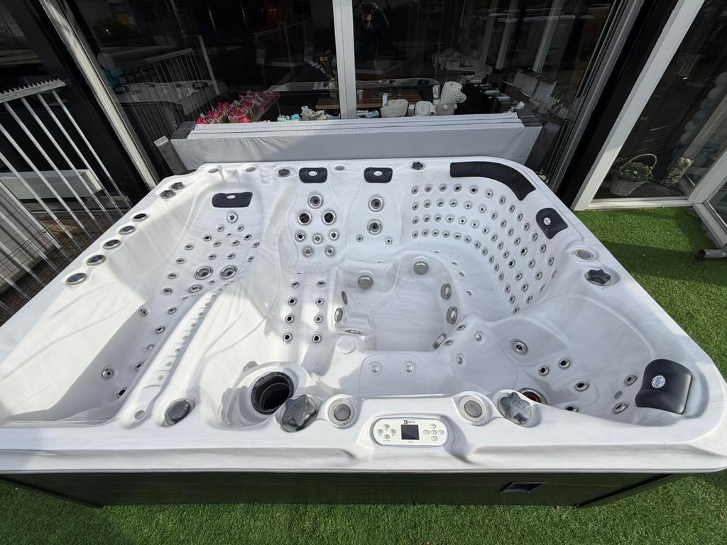 Jacuzzi Spa Ecstatic Mighty Wave - Direct leverbaar - Balboa, Ophalen, Zo goed als nieuw, Pomp, Vast