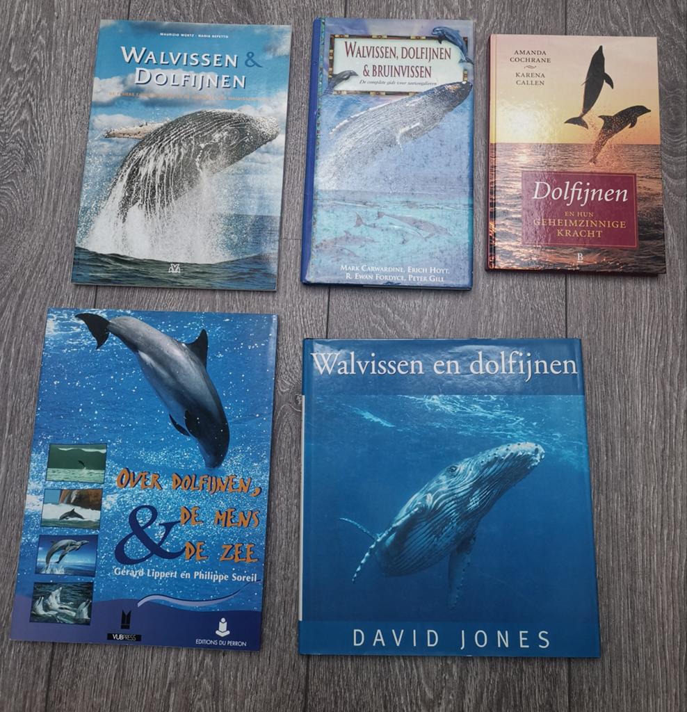 5 boeken over walvissen en dolfijnen, Ophalen of Verzenden, Gelezen, Natuur algemeen, Diverse auteurs