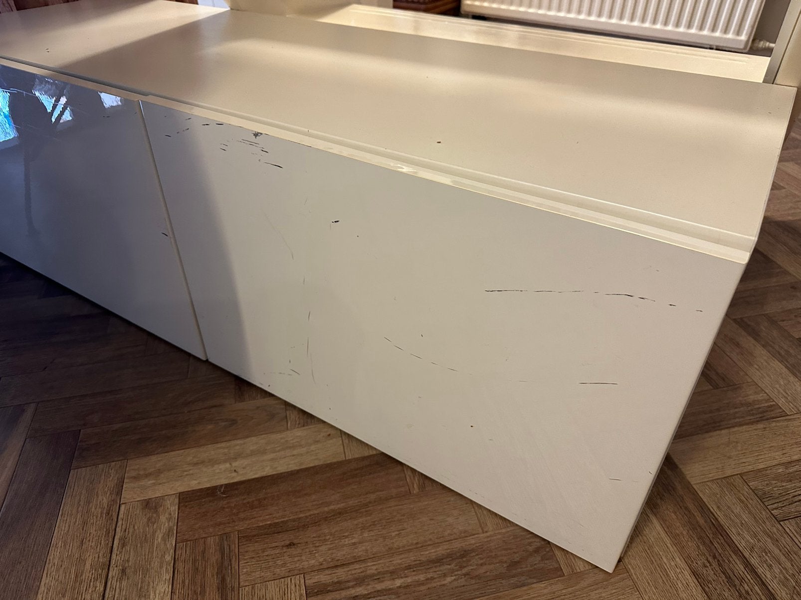 Ikea besta tv meubel met hoogglans deuren 110 x 42 x 38 cm, Ophalen, 100 tot 150 cm, Zo goed als nieuw, Minder dan 100 cm