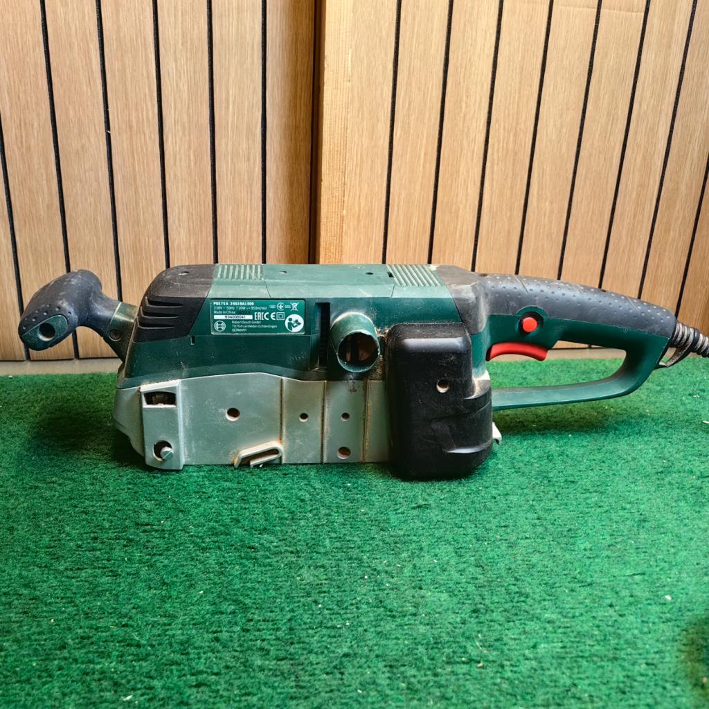 Bosch pbs75A Schuurmaschine - In Nette Staat, Bosch, Zo goed als nieuw, Support@bosch.com, Robert Bosch GmbH
Robert-Bosch-Platz 1
70839 Gerlingen-Schillerhöhe
Germany