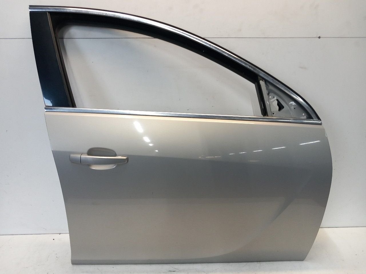 Portier rechts voor Opel Insignia, Auto-onderdelen, Onderdelen@venauto.nl, Van der Ven Autorecycling B.V., Gebruikt, Ettenseweg 76, 4706 PB Roosendaal, The Netherlands