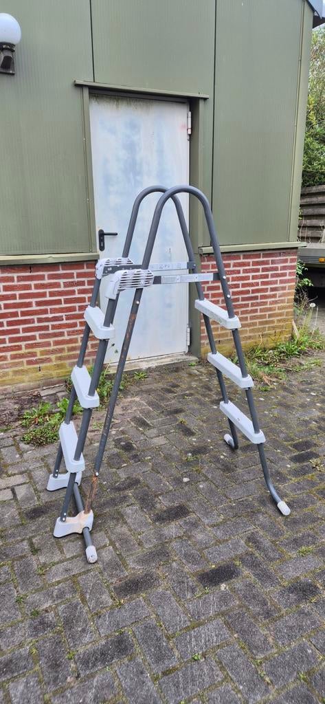 Te koop zwembad trapje, Tuin en Terras, Ophalen, Gebruikt
