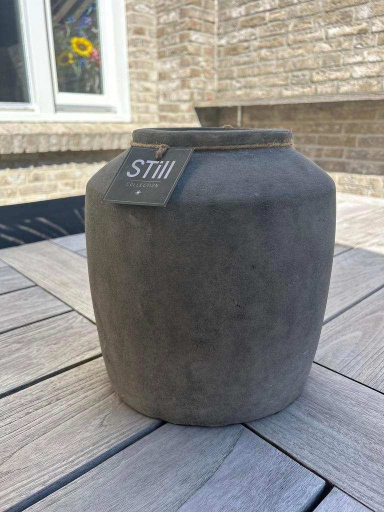 Betonlook vaas/pot - Still Collection, Huis en Inrichting, Woonaccessoires | Vazen, Ophalen, Steen, Overige kleuren, Nieuw