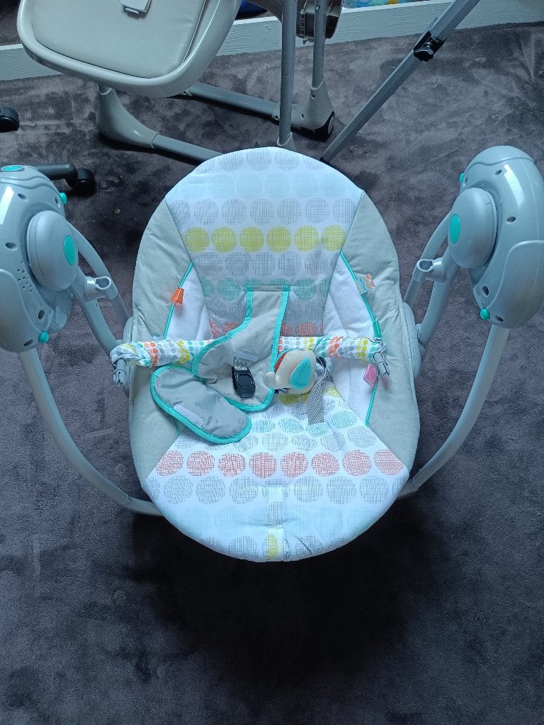 Baby swing, Schommelstoel, Verstelbaar, Zo goed als nieuw, Ophalen