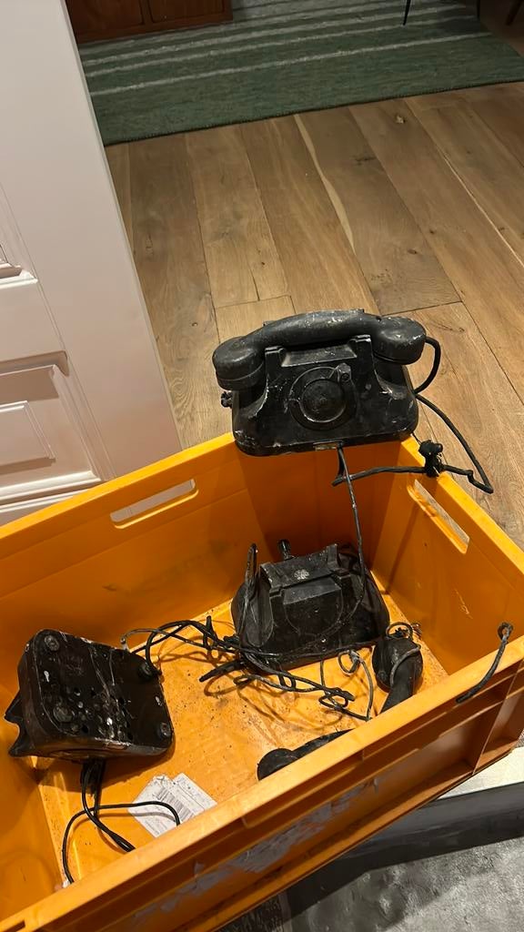Oude bakaliet militaire veldtelefoons WOII, Verzamelen, Militaria | Algemeen, Landmacht, Overige typen, Nederland, Ophalen of Verzenden