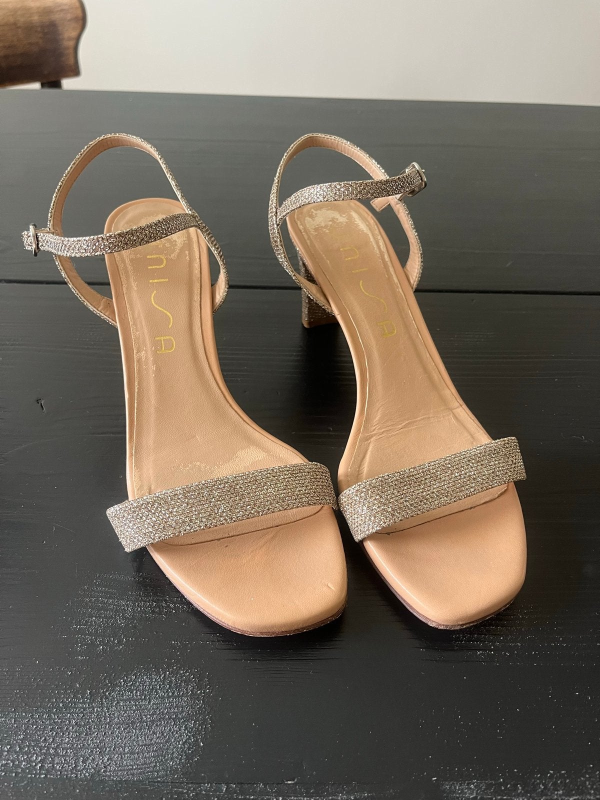Unisa Sandalen met hak - Maat 40, Kleding | Dames, Schoenen, Schoenen met lage hakken, Beige, Ophalen of Verzenden, Gedragen