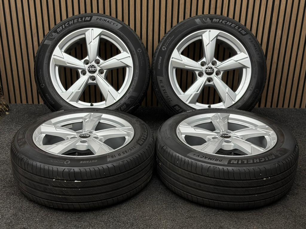 Originele 18 inch Audi A6 C8 5x112 ET39 Michelin 225/55/18, Ophalen, 18 inch, ., Banden en Velgen