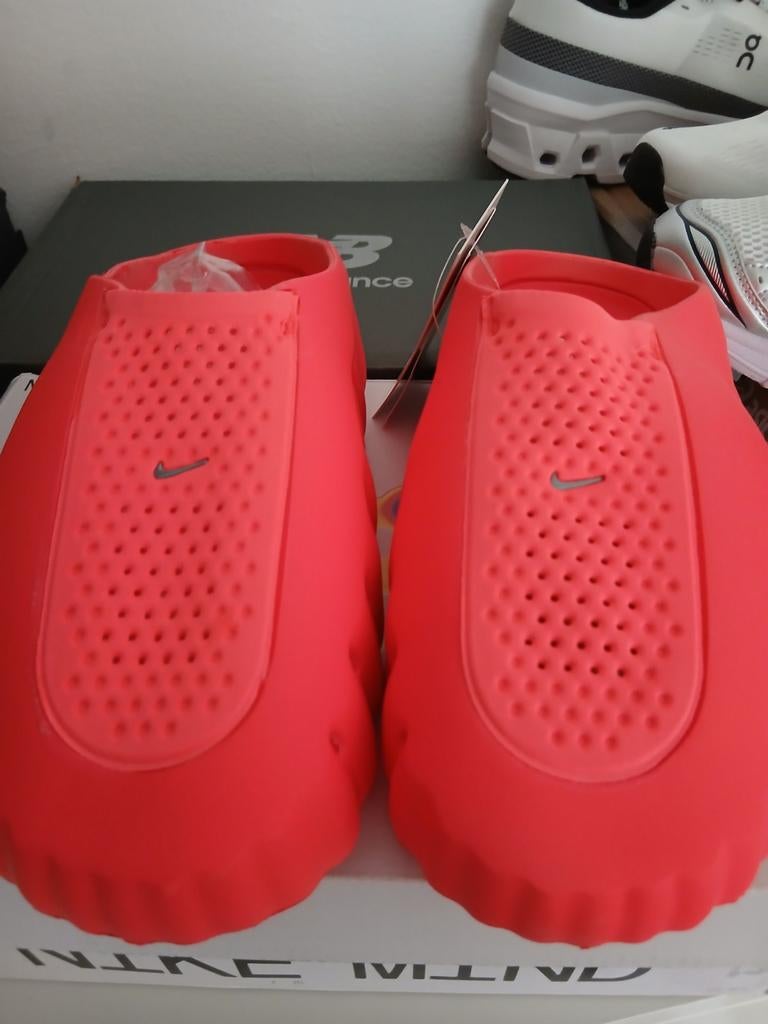 Nike 001Calm Mule 'Bright Crimson' - Nieuw in doos, Slippers, Nike, Nieuw, Ophalen of Verzenden