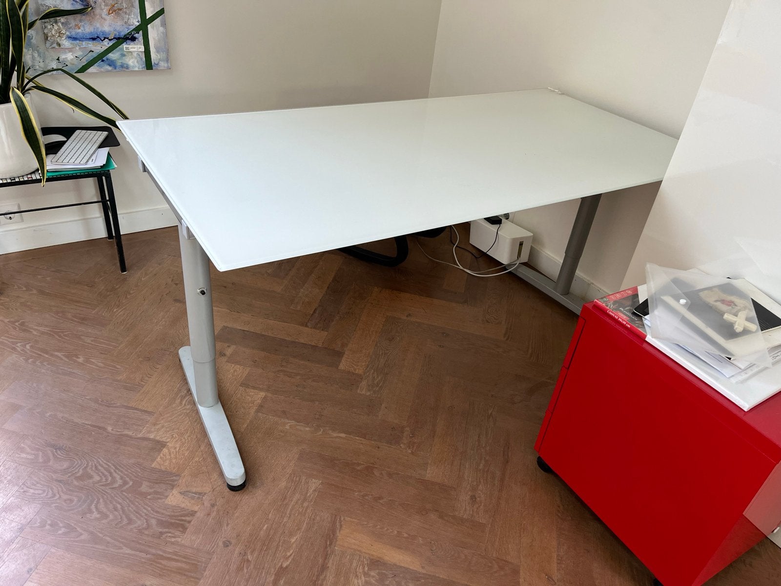IKEA Glazen Tafel - Verstelbaar Aluminium Onderstel, Huis en Inrichting, Bureaus, Ophalen, Gebruikt, In hoogte verstelbaar, IKEA
