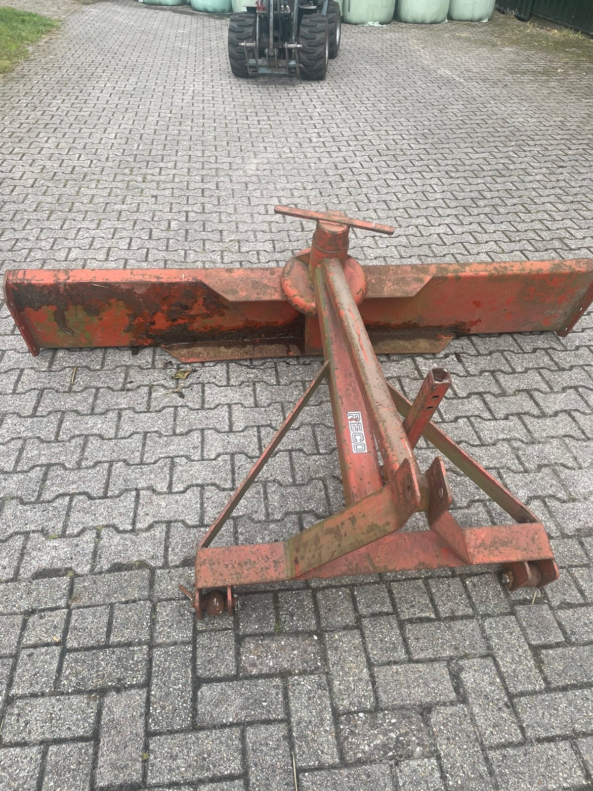 Grondschuif / Egalisatieschuif / kilverbord, Ophalen