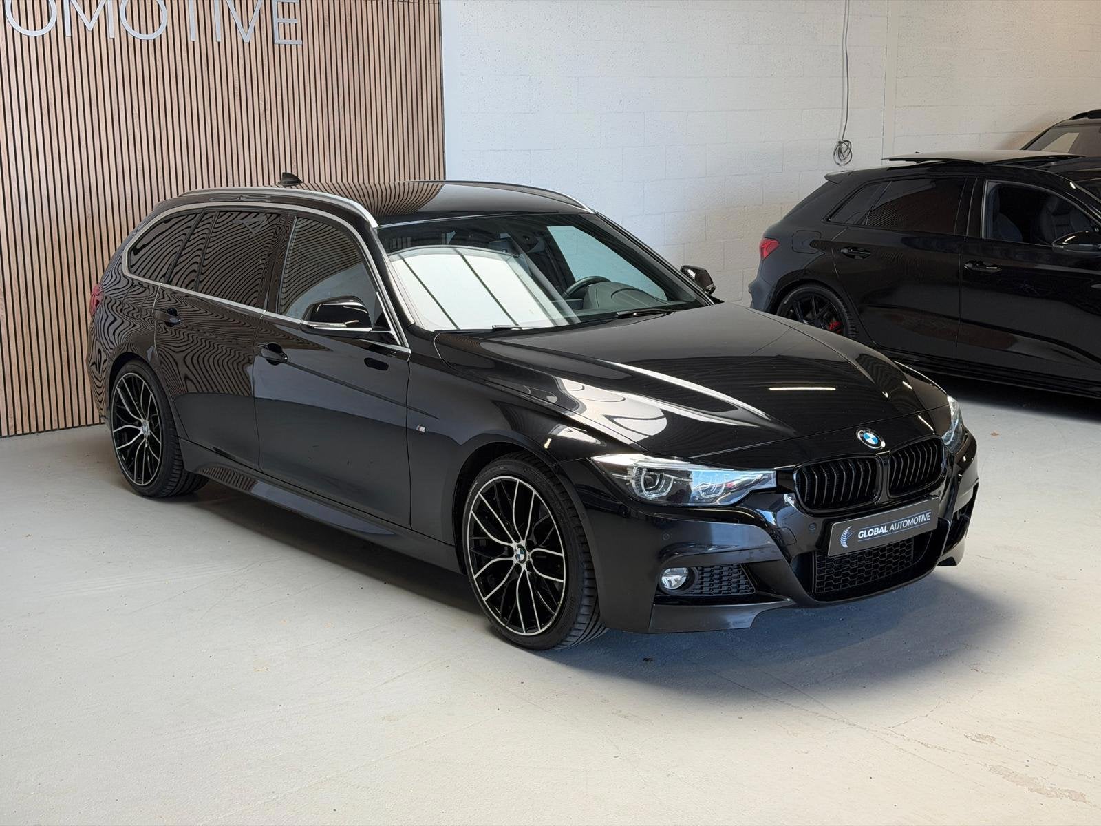 BMW 3-serie Touring 320i M Sport Edition - LEDER - GROOT NAV, Automaat, 1998 cc, Achterwielaandrijving, Gebruikt