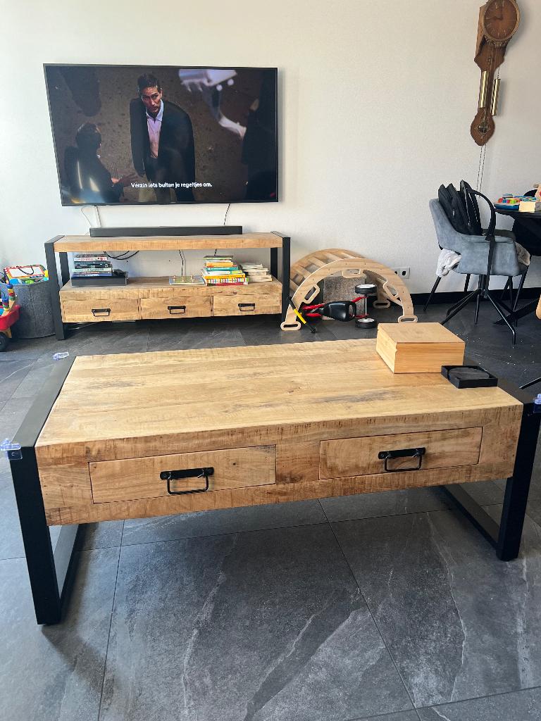 Hard houten Tv meubel en salontafel, Ophalen, 100 tot 150 cm, 50 tot 100 cm, Zo goed als nieuw