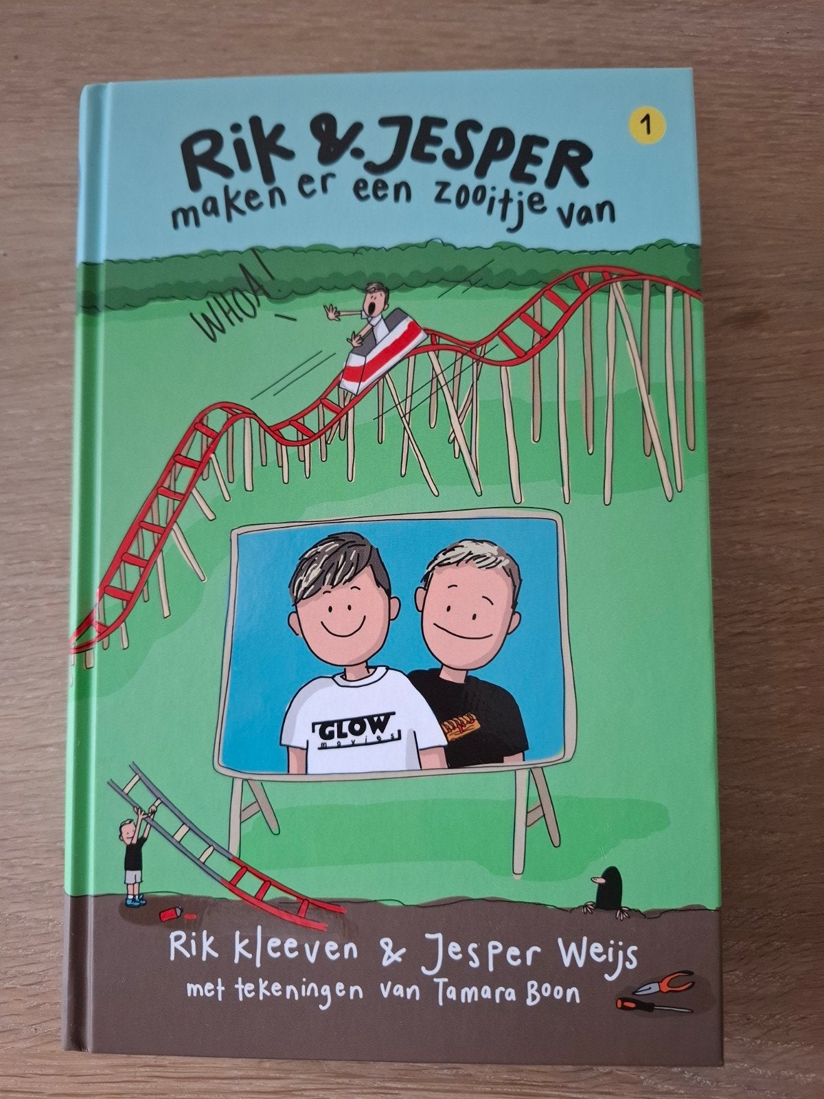 Rik & Jesper maken er een zooitje van - Deel 1, Ophalen of Verzenden, Zo goed als nieuw, Rik Kleeven & Jesper Weijs, Fictie algemeen