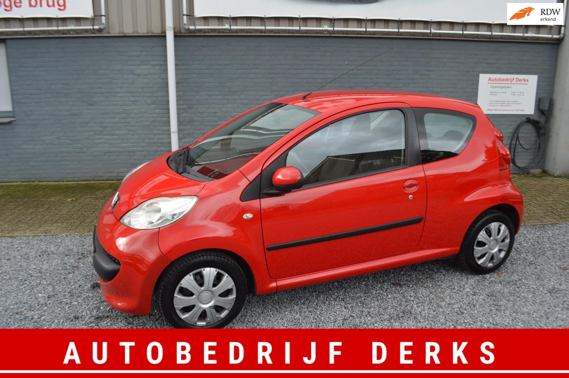 Peugeot 107 1.0-12V XR Airco Stuurbekrachtiging Jaar Garanti, Voorwielaandrijving, Stof, Gebruikt, 4 stoelen