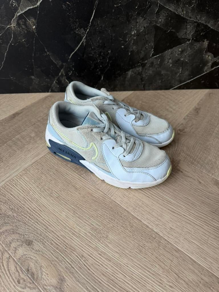 Nike sneaker maat 35, Ophalen, Zo goed als nieuw, Sportschoenen