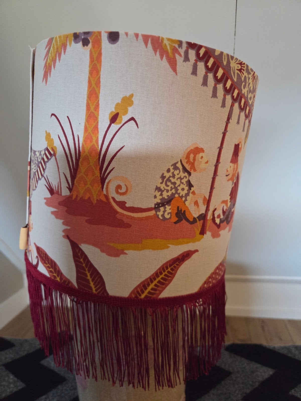 Unieke lampenkap met apenprint en franjes, Huis en Inrichting, Rond, Nieuw, Ophalen of Verzenden, Textiel