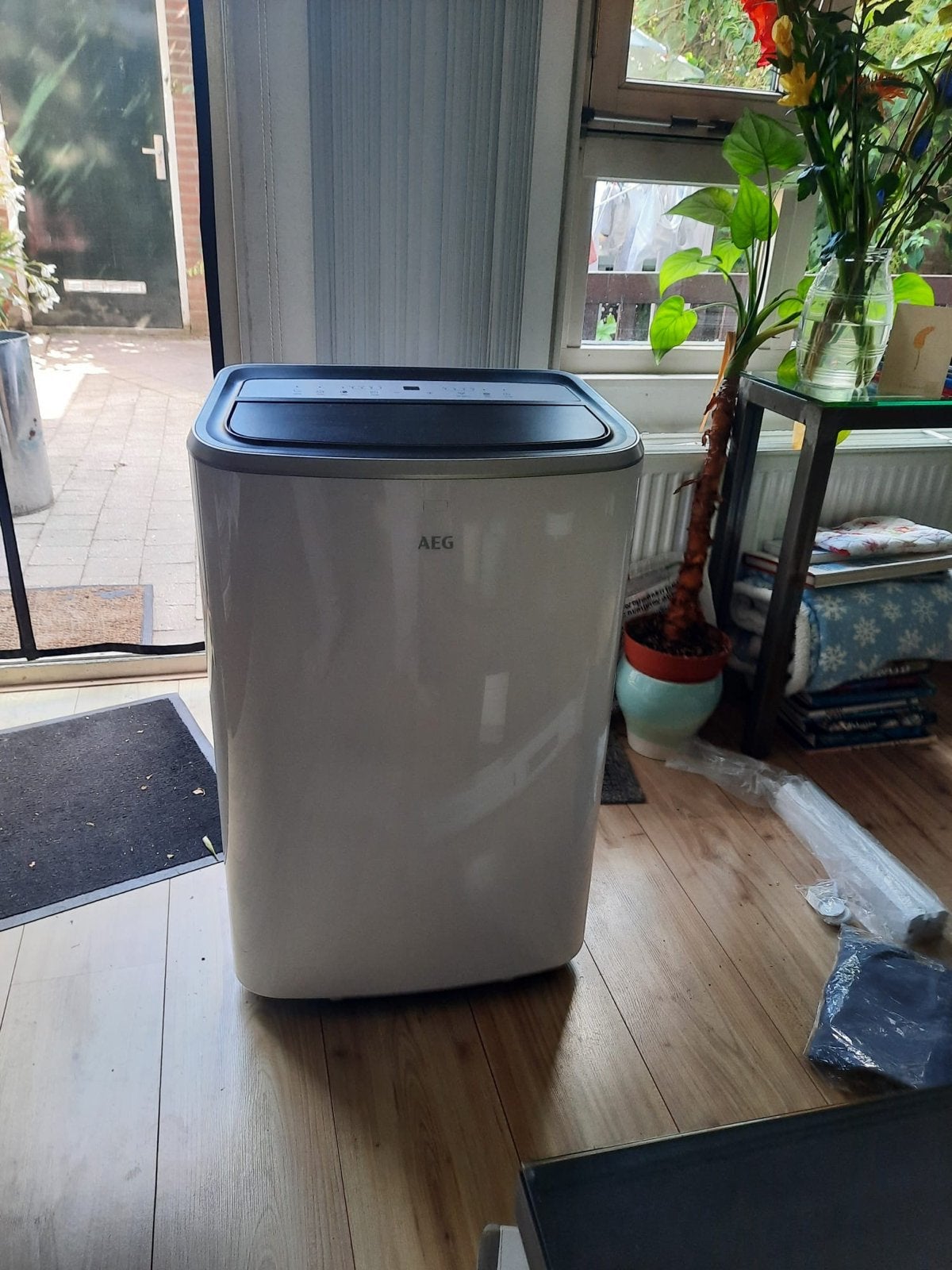AEG AXP35U538CW ChillFlex Pro Mobiele Airco, Ophalen, Minder dan 60 m³, 3 snelheden of meer, Zo goed als nieuw