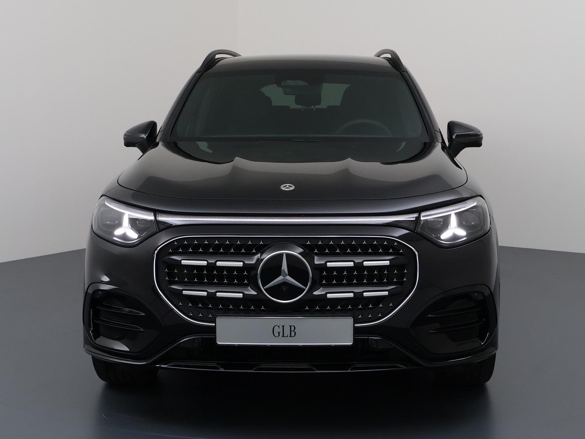 Mercedes-Benz GLB 200 Business Solution AMG | Premium Pakket, 4 cilinders, Bedrijf, 1740 kg, SUV of Terreinwagen