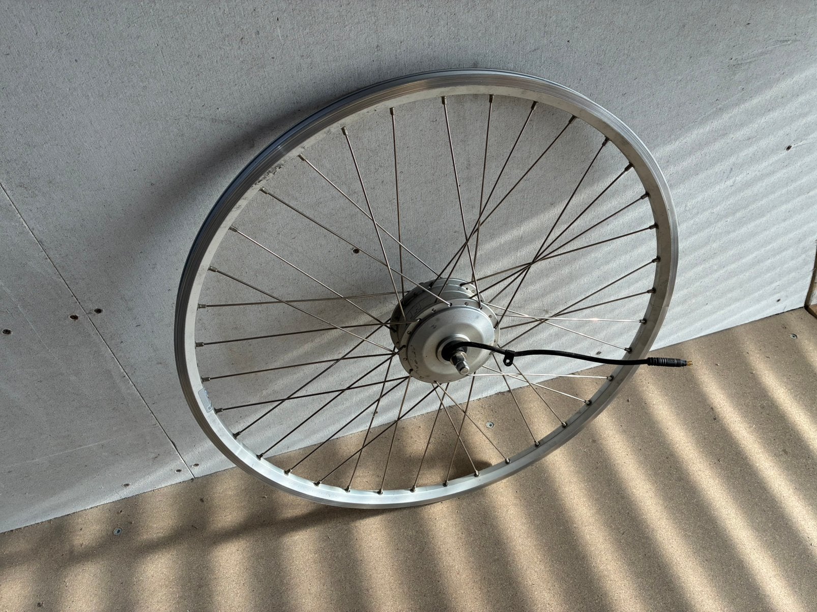 RIH voorwiel motor 28 inch, Ophalen, Zo goed als nieuw, Elektrische fiets, Motor