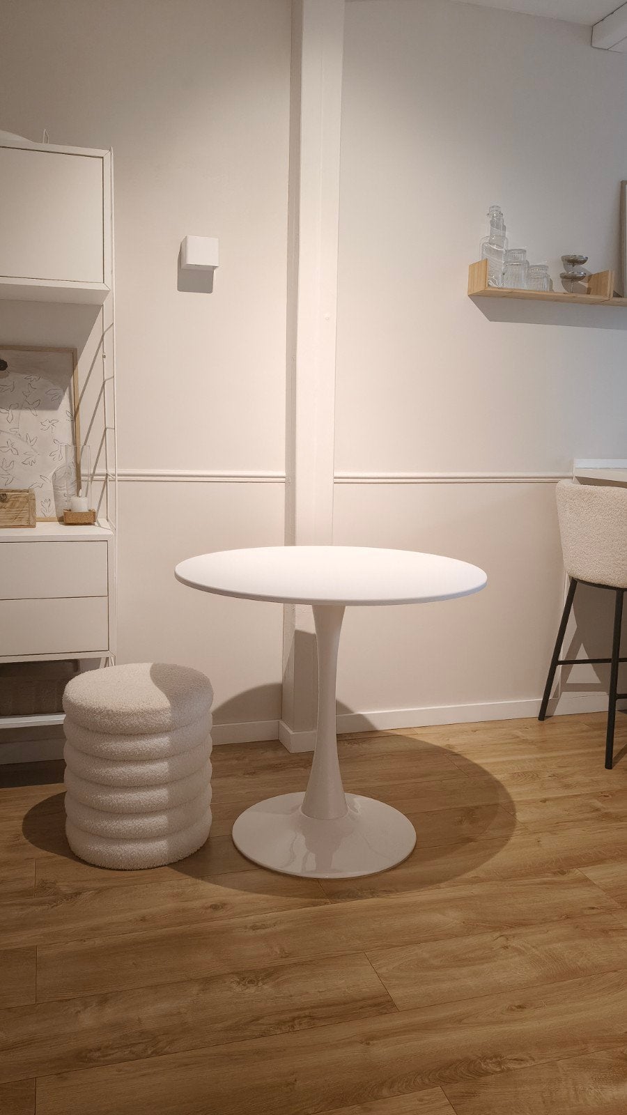 Tulip eettafel, Ophalen