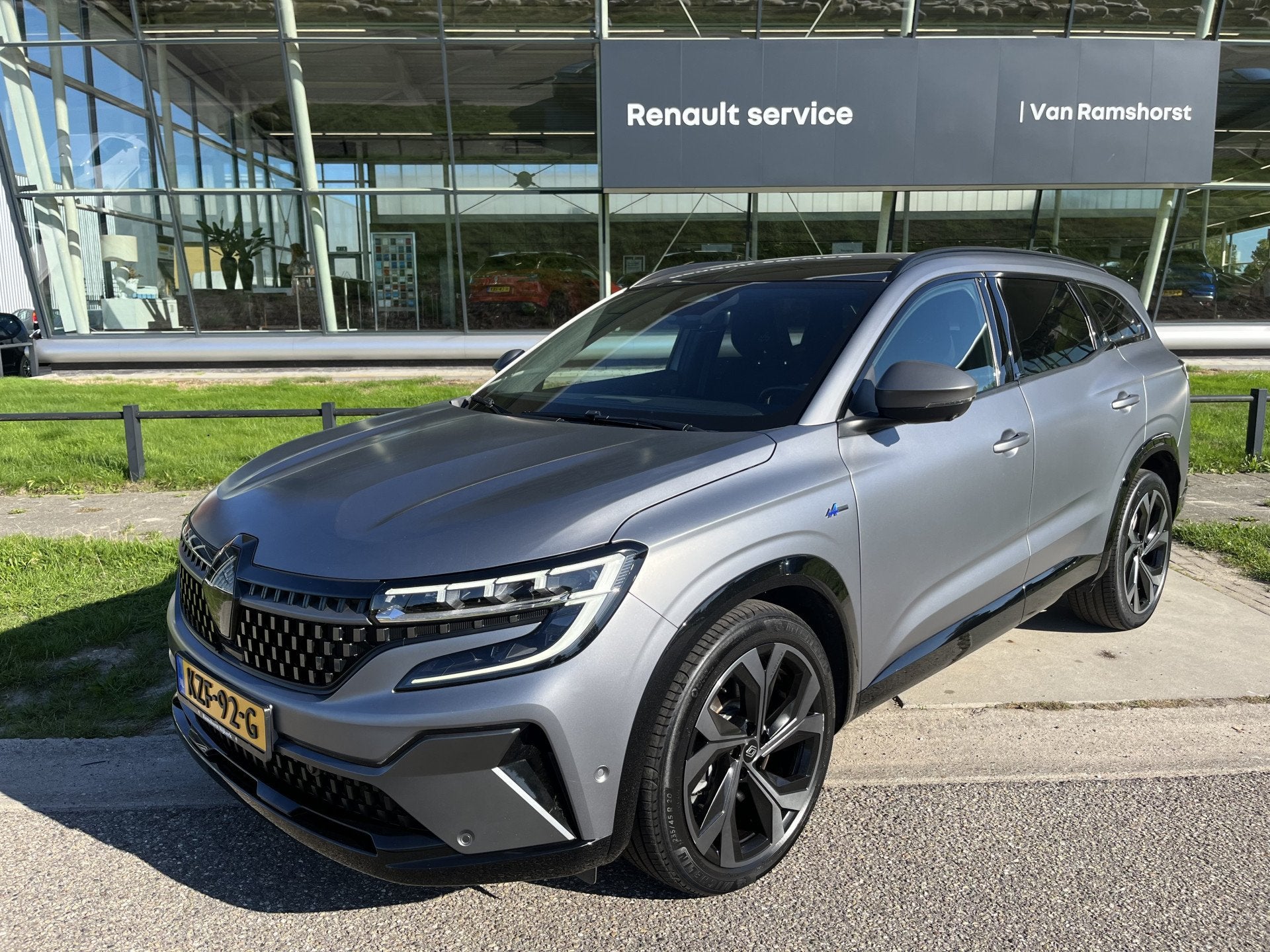 Renault Espace E-Tech full hybrid 200 PK iconic esprit Alpin, Auto's, 12 maanden, Gebruikt, 1199 cc, Bedrijf