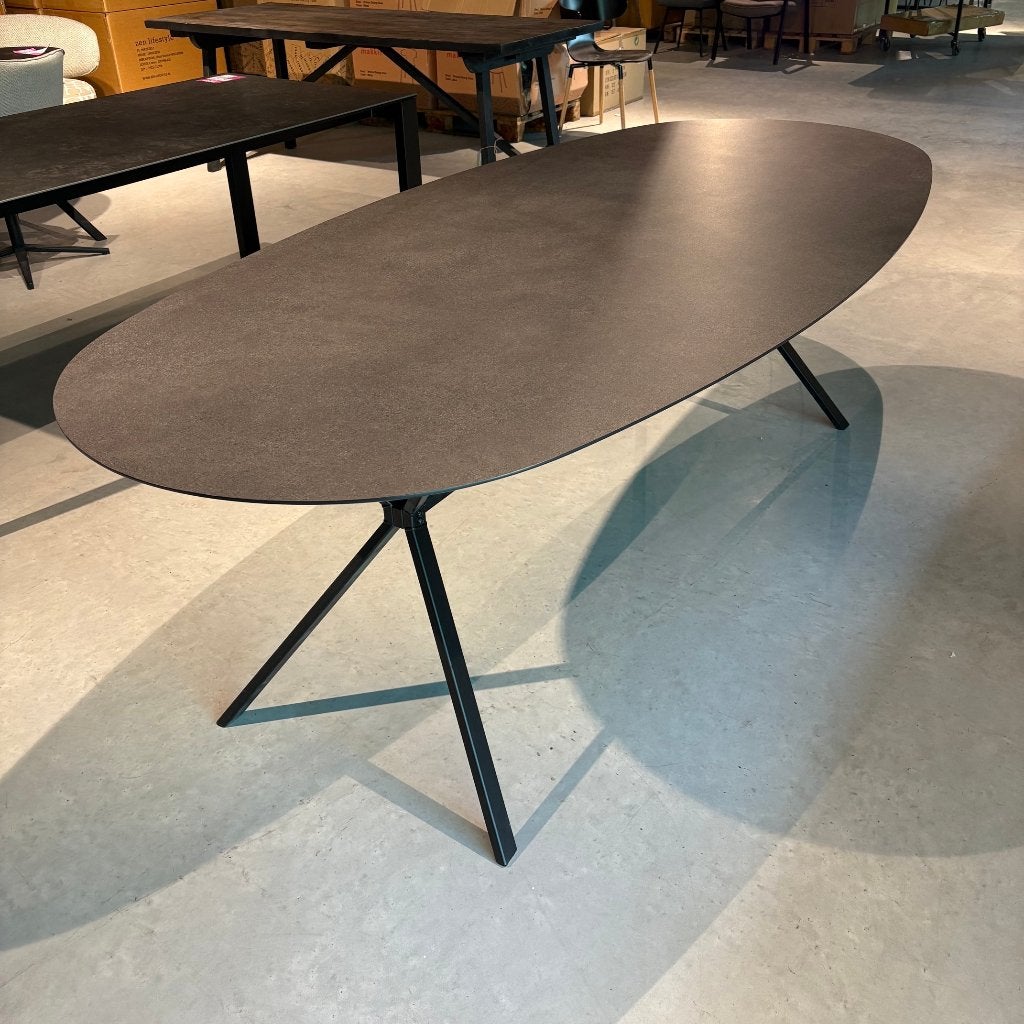 Eetkamertafel ovaal HPL grijs steenlook 240x110cm, Huis en Inrichting, Tafels | Eettafels, Zo goed als nieuw, 100 tot 150 cm, 200 cm of meer