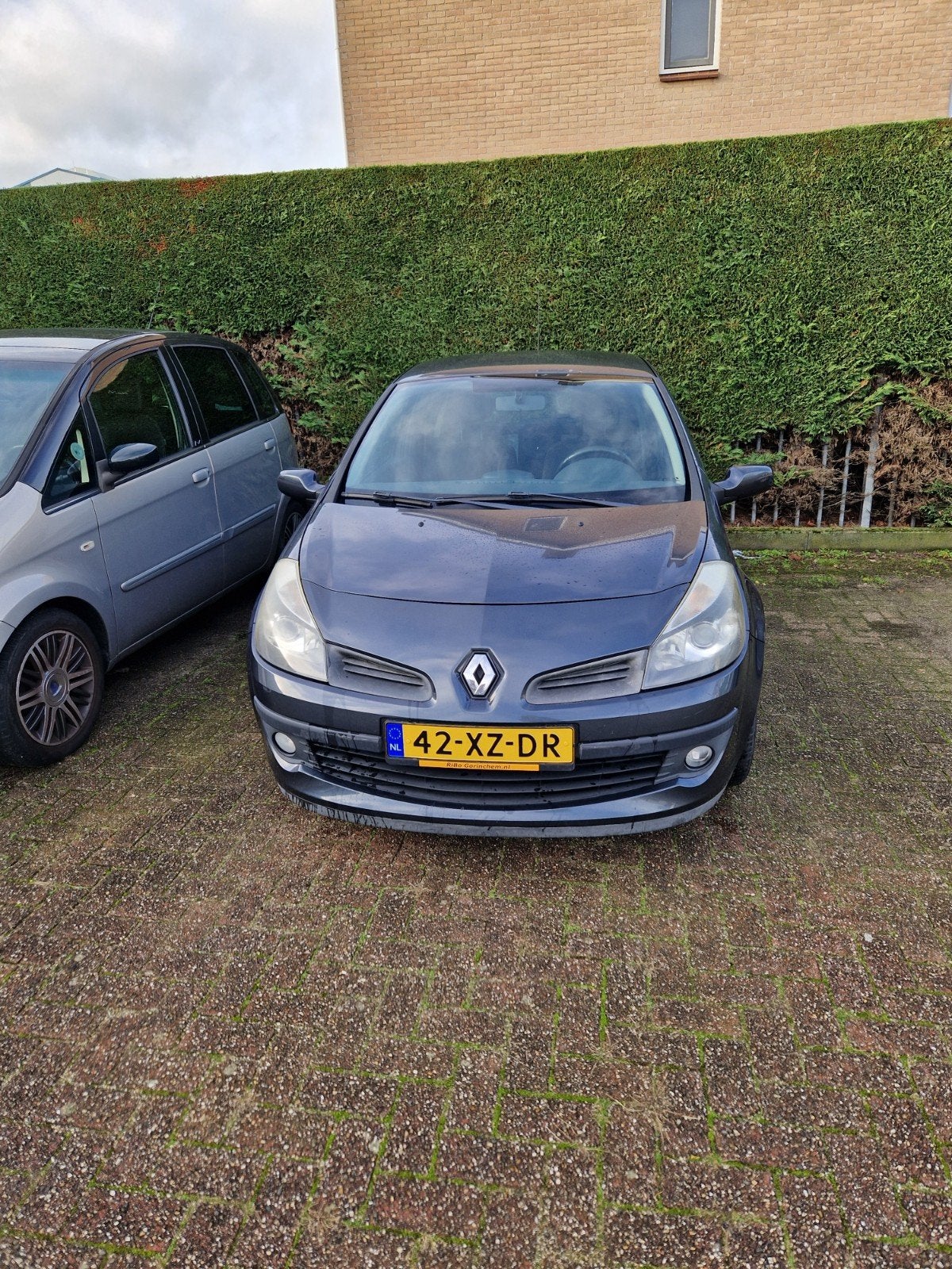 Renault Clio 1.2 16V 55KW 3-DRS E4 2007 Grijs, Auto's, Voorwielaandrijving, 535 kg, 74 pk, 4 cilinders