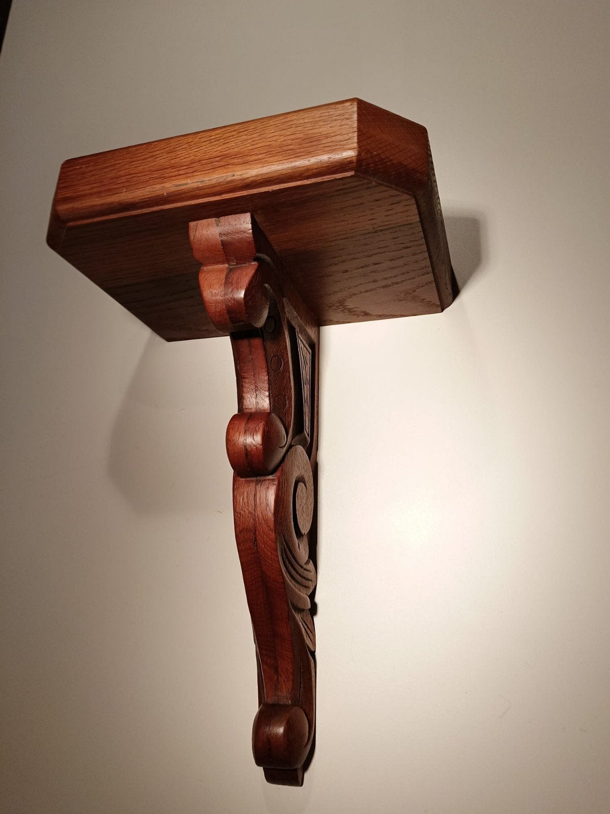 Wand sokkel, Ophalen