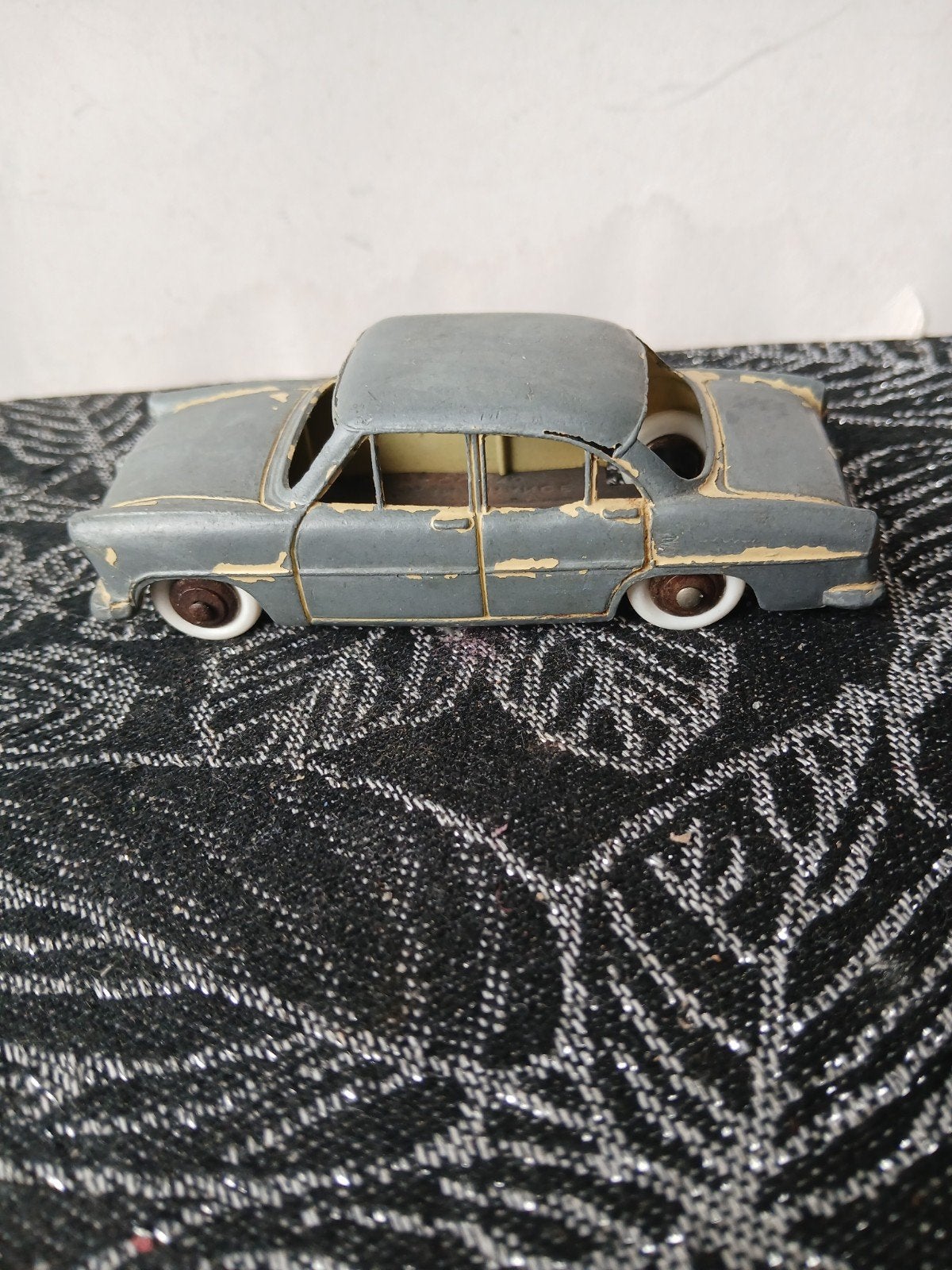 Simca Versailles.  Dinky toys France 24Z, opknapper, Ophalen of Verzenden, Gebruikt, Auto, Dinky Toys