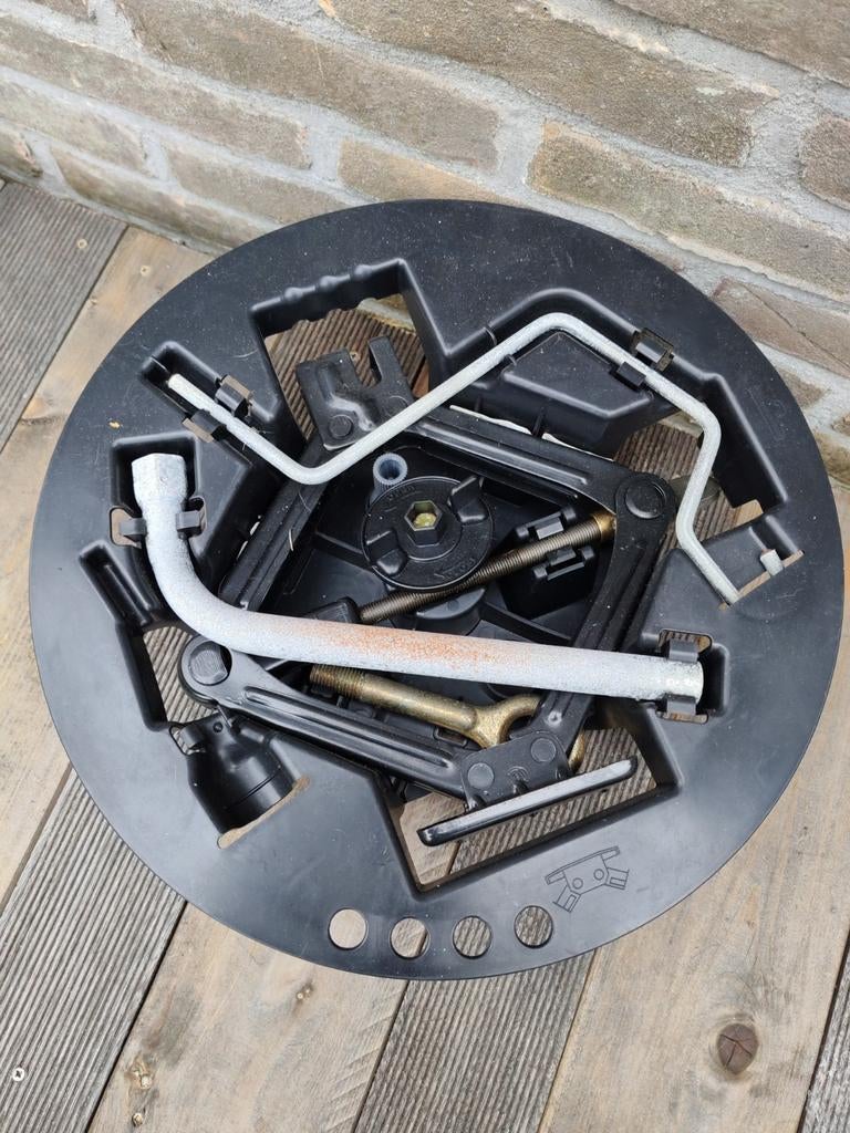 Krik voor plaats van reserveband, Ophalen of Verzenden, Zo goed als nieuw, Mechanisch, Schaarkrik