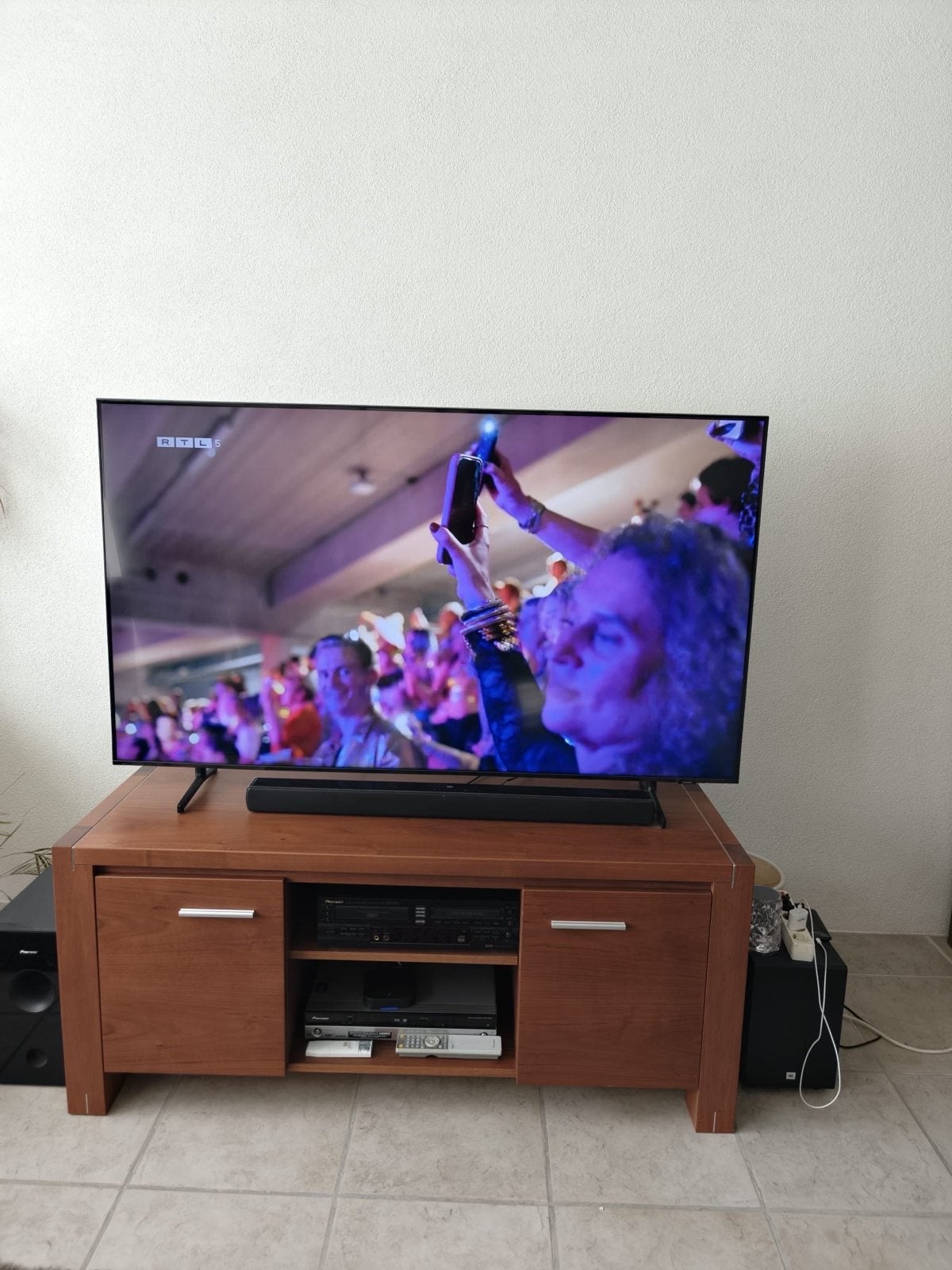 Goretti Padua Tv Kast - Noten, Ophalen, Gebruikt, 100 tot 150 cm, 25 tot 50 cm